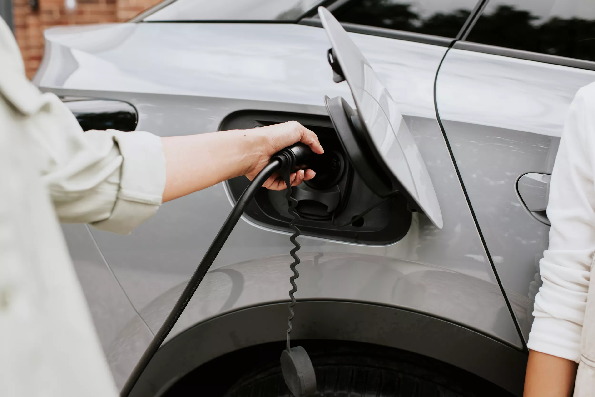 Кој EV полнач да изберете ако сè уште немате електричен автомобил